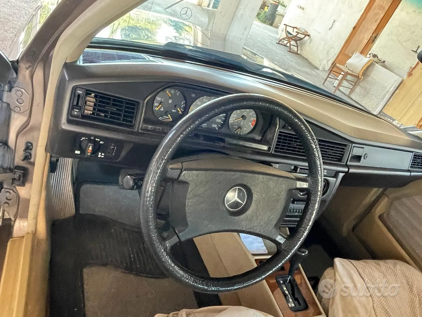 Mercedes-Benz 190 1989 photo 3