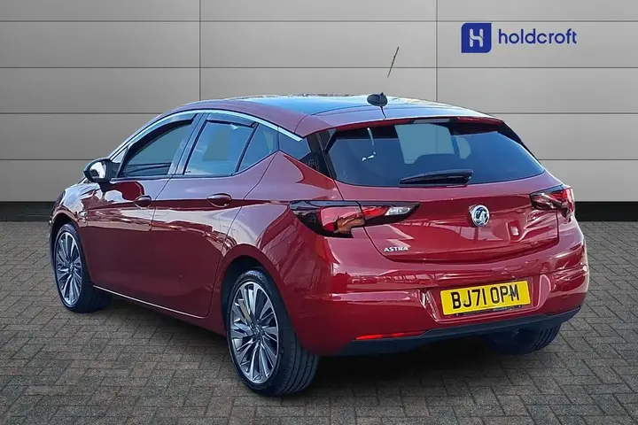Vauxhall Astra 2021 photo 2