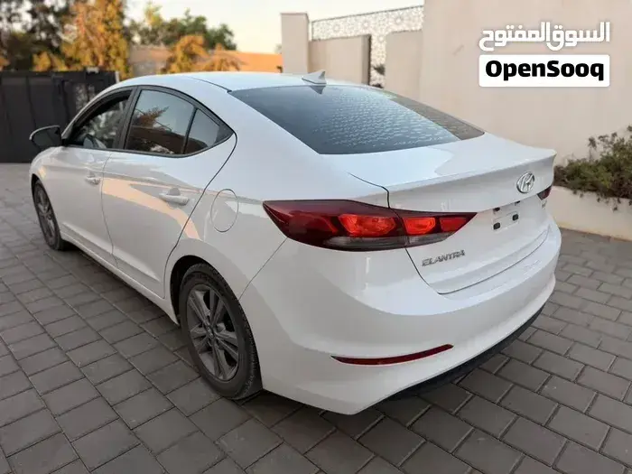 Hyundai Elantra 2018 photo 2