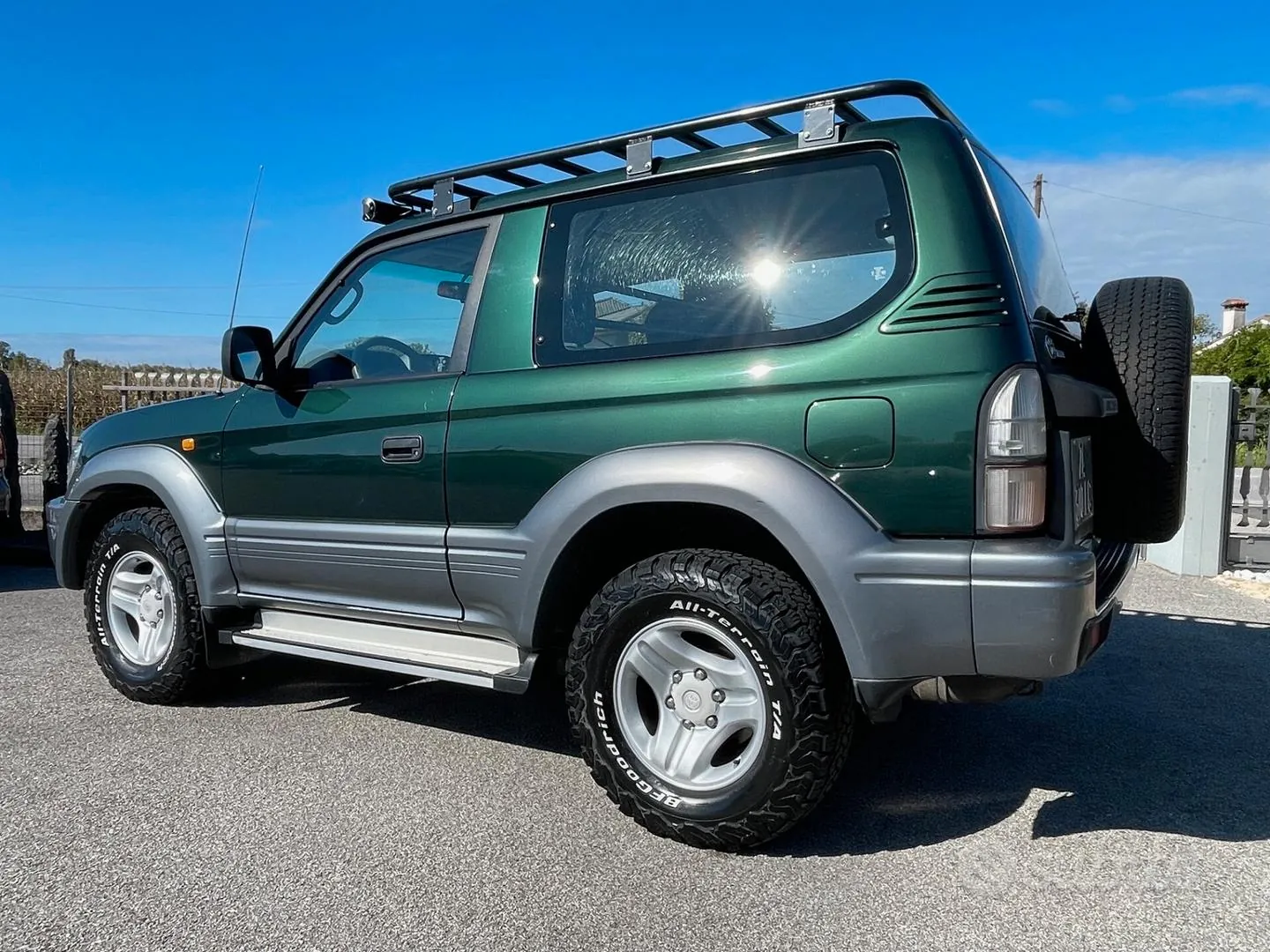 Toyota Land Cruiser 2000 photo 3