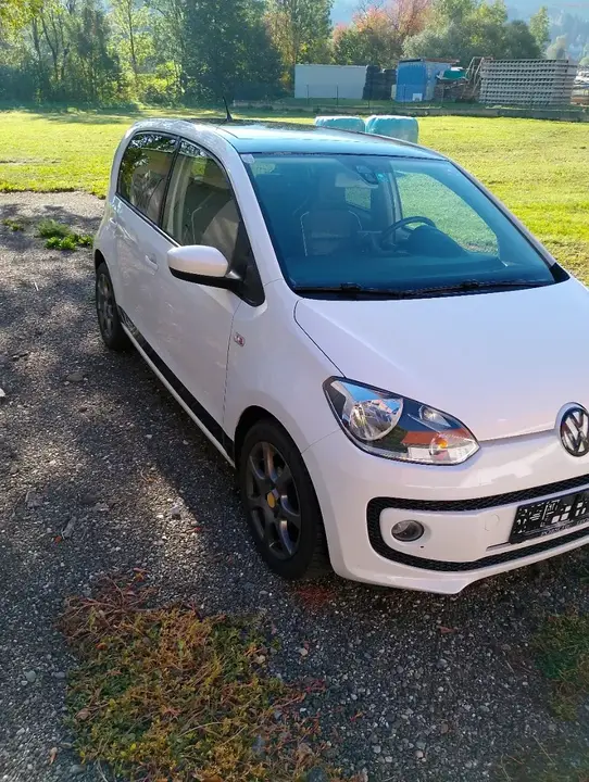 Volkswagen Up 2013 photo 3