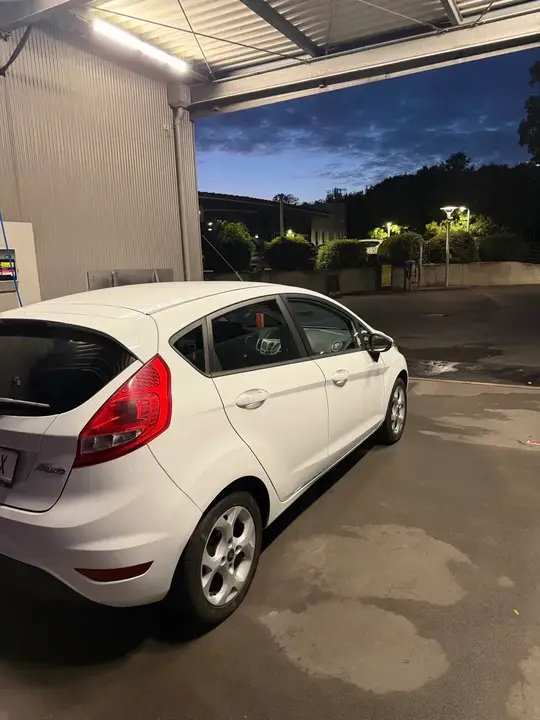 Ford Fiesta 2012 photo 3