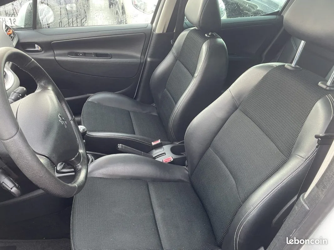 Peugeot 207 2012 photo 5