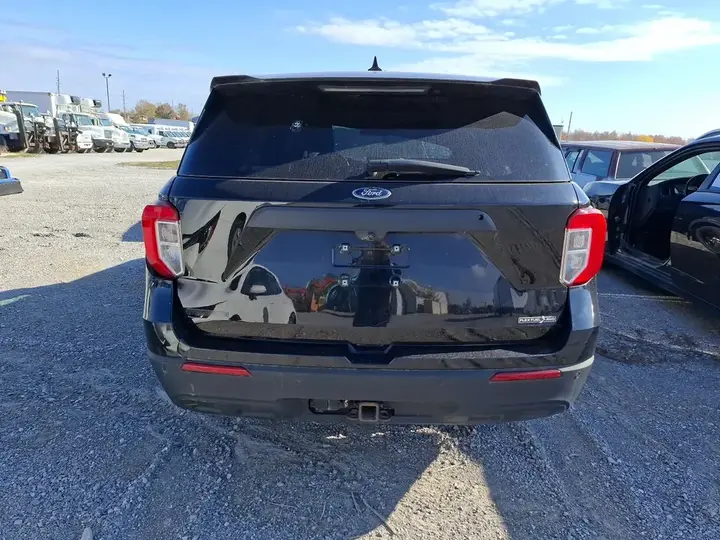 Ford Explorer 2022 photo 5