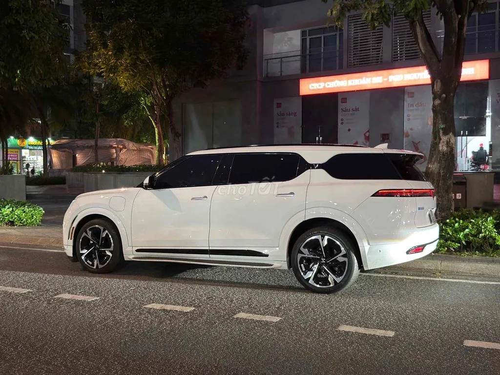 Vinfast Vf9