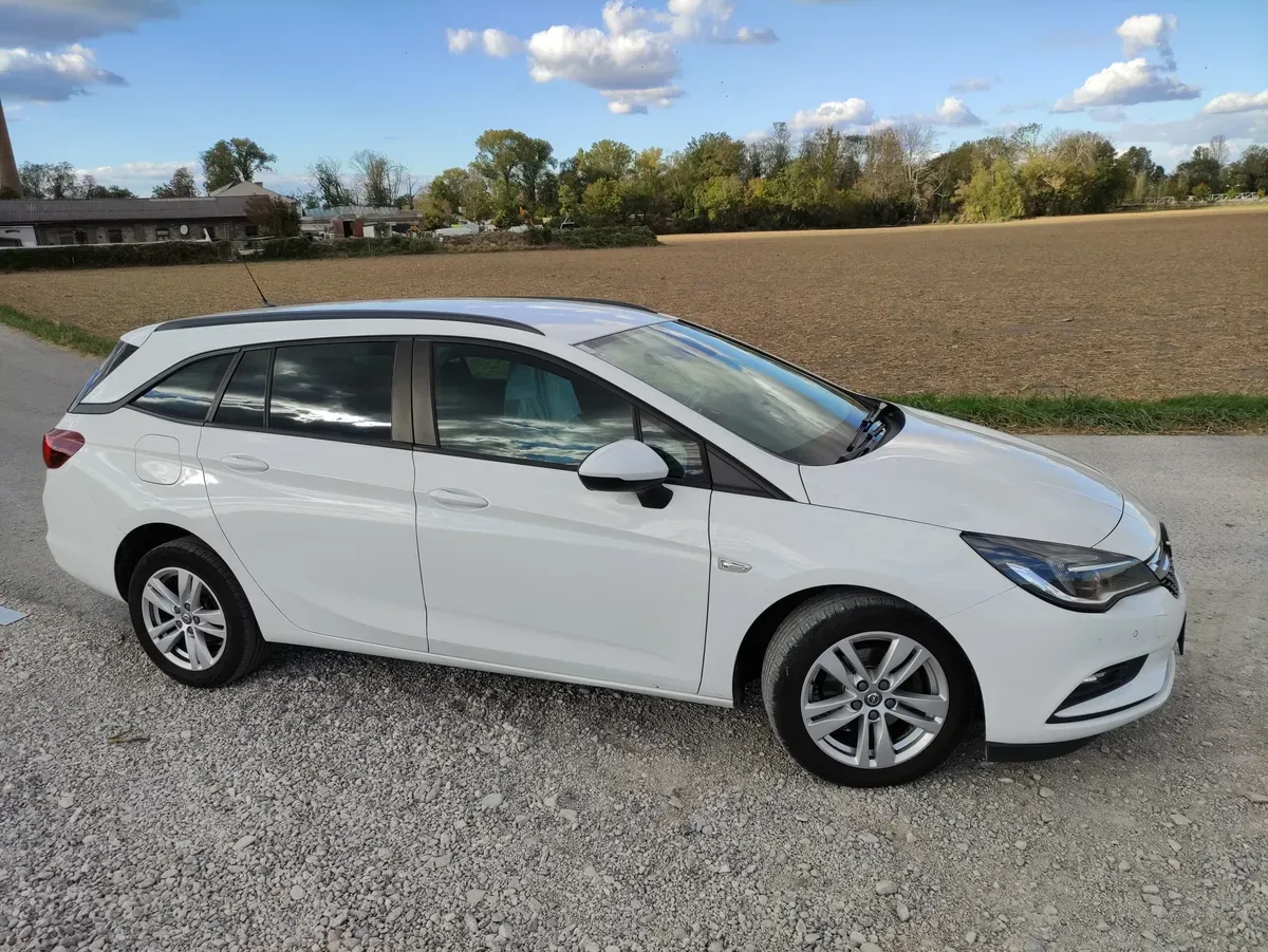 Opel Astra 2019 photo 2