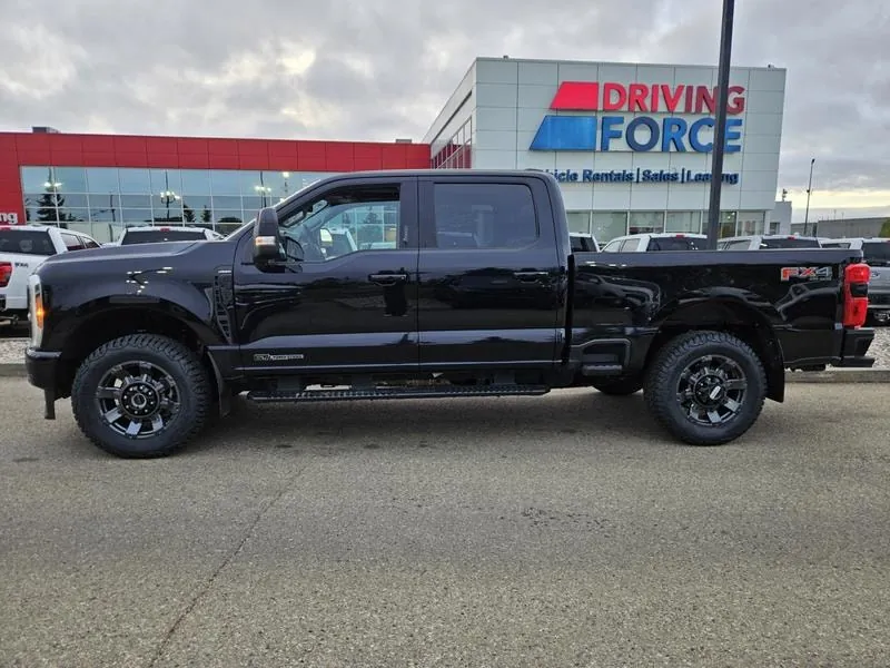 Ford Super Duty F-350 2023 photo 2