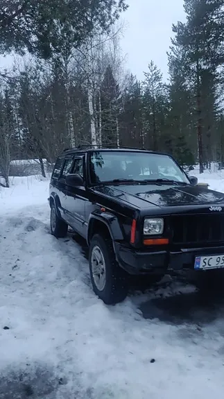 Jeep Cherokee 2000 photo 5
