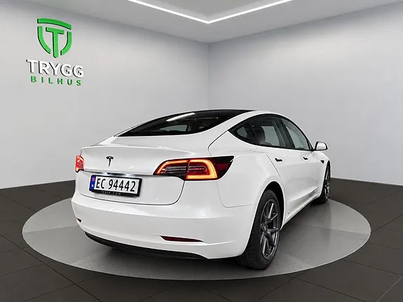 Tesla Model 3 2021 photo 5