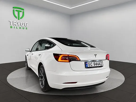 Tesla Model 3 2021 photo 3