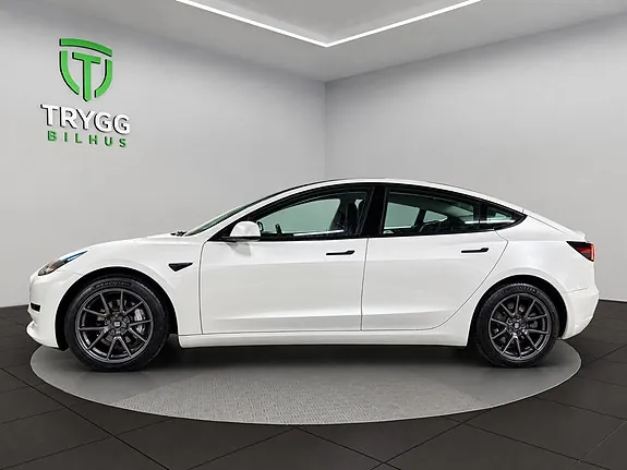 Tesla Model 3 2021 photo 2