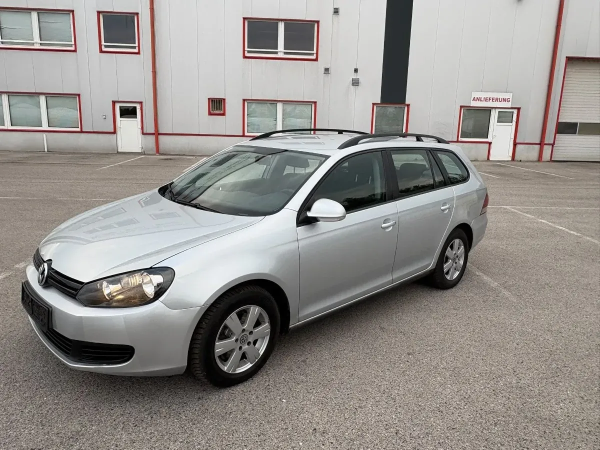 Volkswagen Golf 2011 photo 2