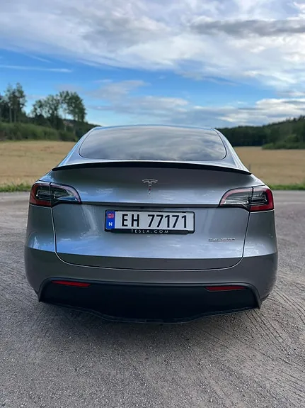 Tesla Model Y 2024 photo 4