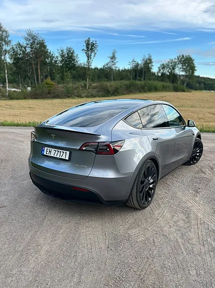 Tesla Model Y 2024 photo 5