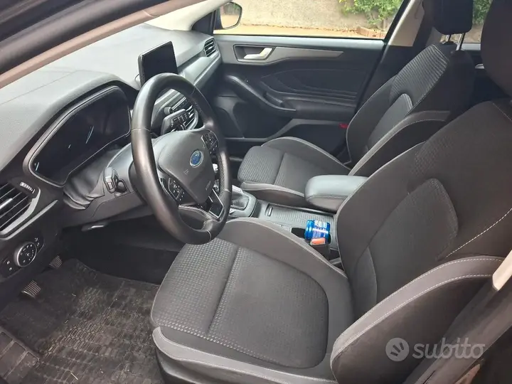 Ford Focus 2022 photo 3