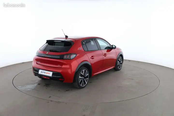 Peugeot 208 2020 photo 3