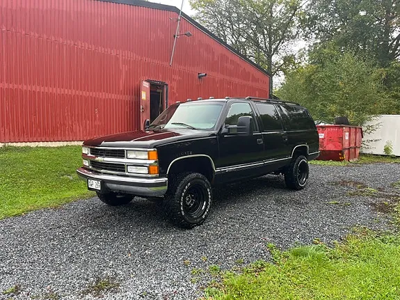 Chevrolet Suburban 1999 photo 3