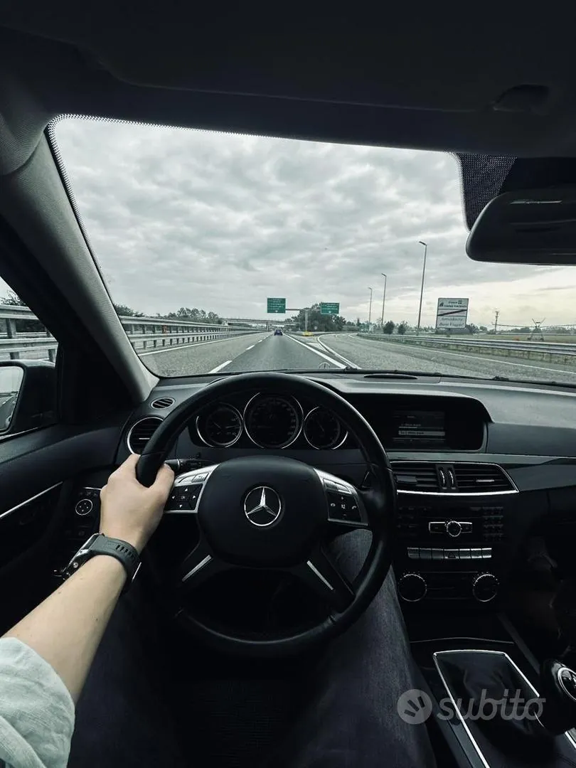 Mercedes-Benz C-Class 2012 photo 3