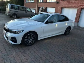 BMW 320I