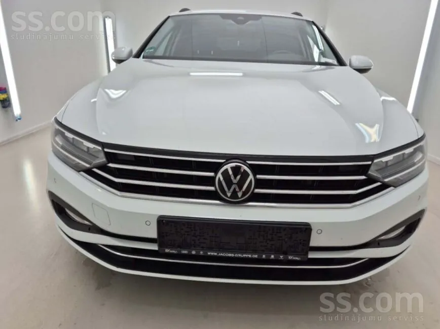 Volkswagen Passat 2023 photo 2