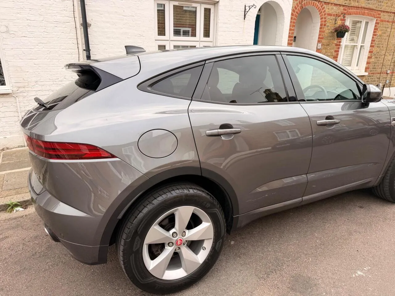 Jaguar E-Pace 2020 photo 3