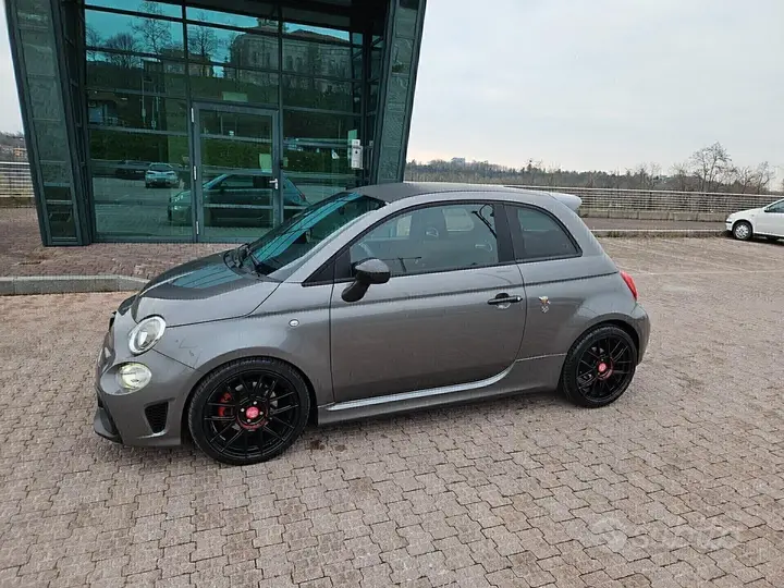 Abarth 595 2019 photo 2