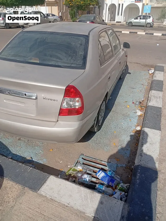 Hyundai Verna 2011 photo 4