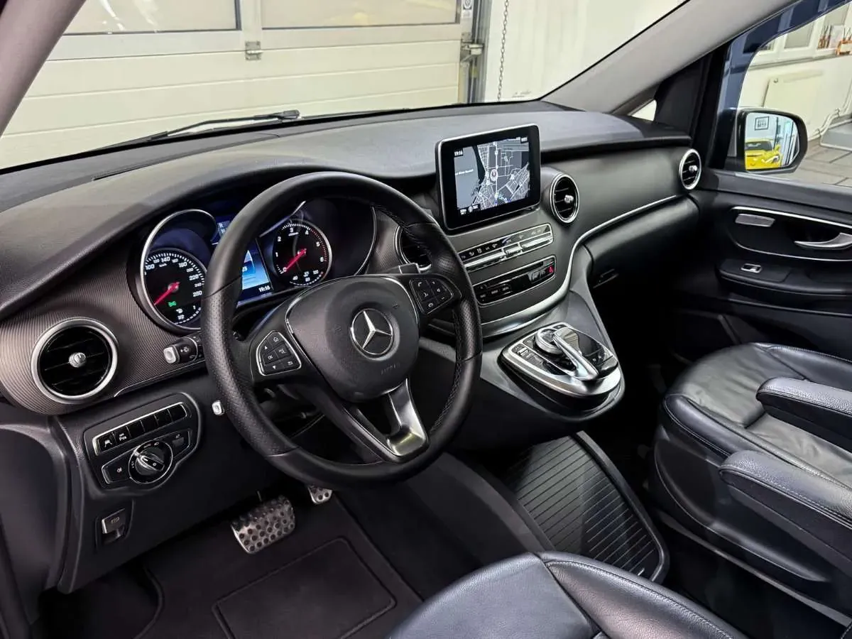 Mercedes-Benz V-Class 2015 photo 2