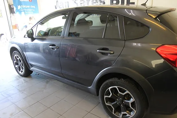Subaru Xv 2012 photo 2