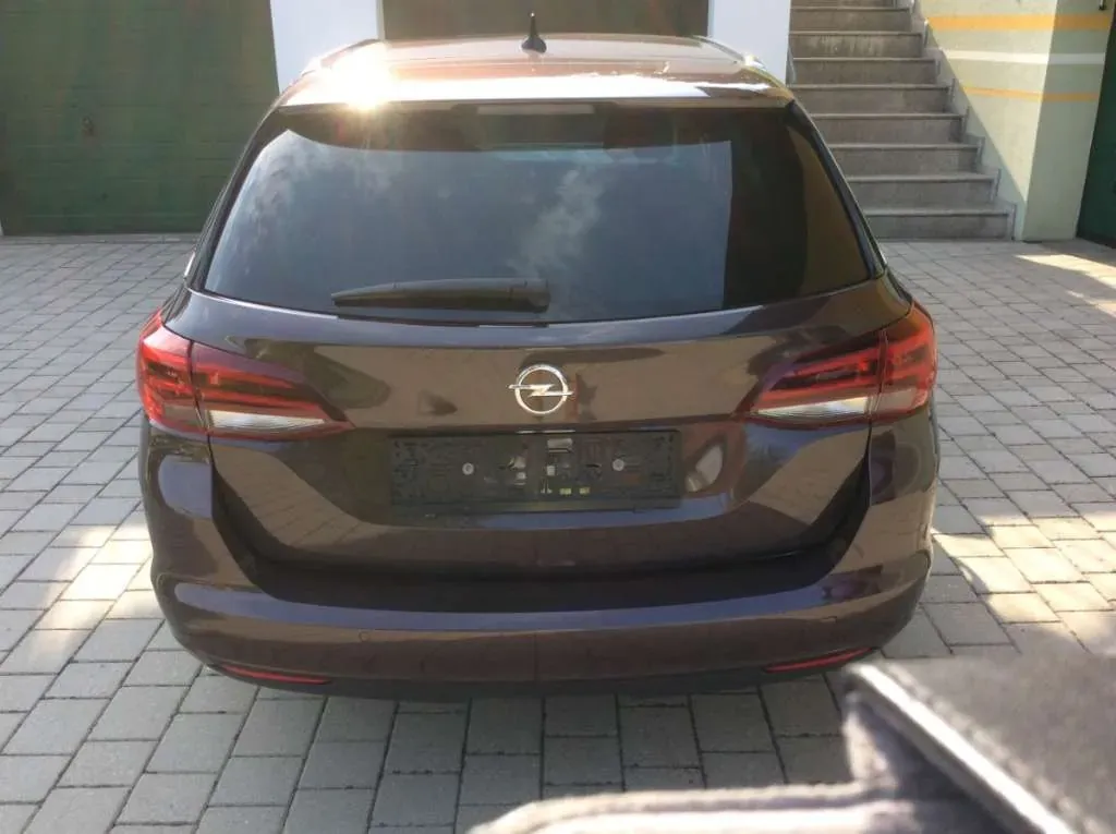 Opel Astra 2019 photo 2