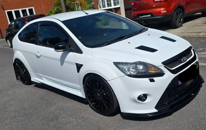 Ford Focus 2009 photo 2