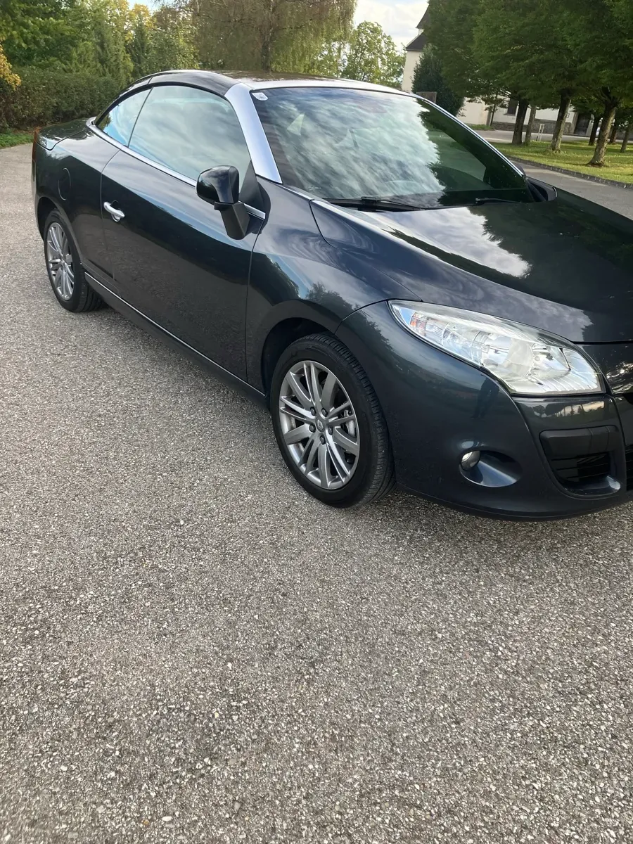 Renault Megane 2011 photo 2