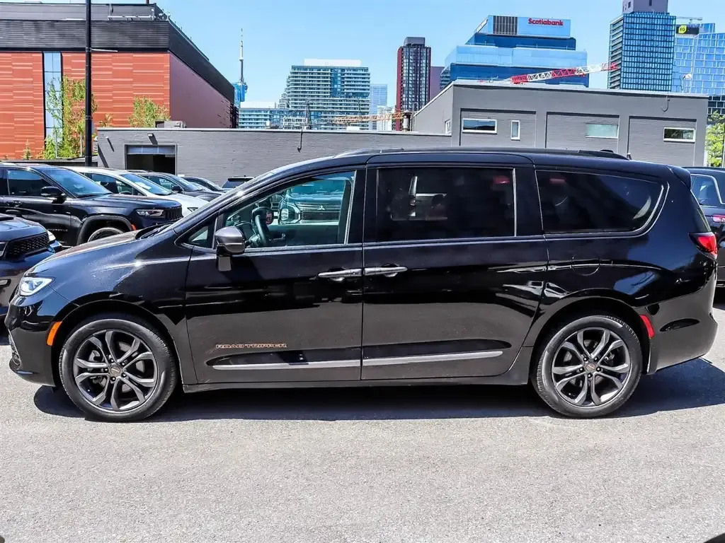 Chrysler Pacifica 2024 photo 5