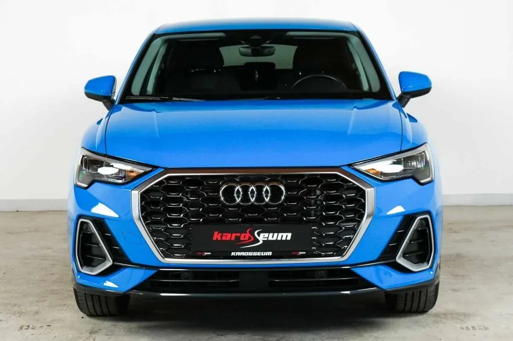 Audi Q3 2022 photo 2