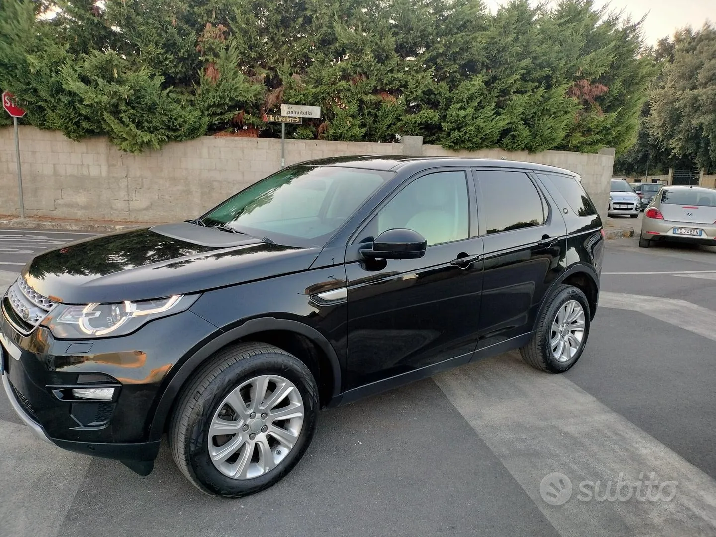Land Rover Discovery Sport 2015 photo 3