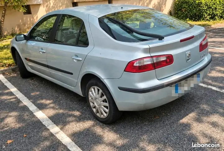 Renault Laguna 2003 photo 2