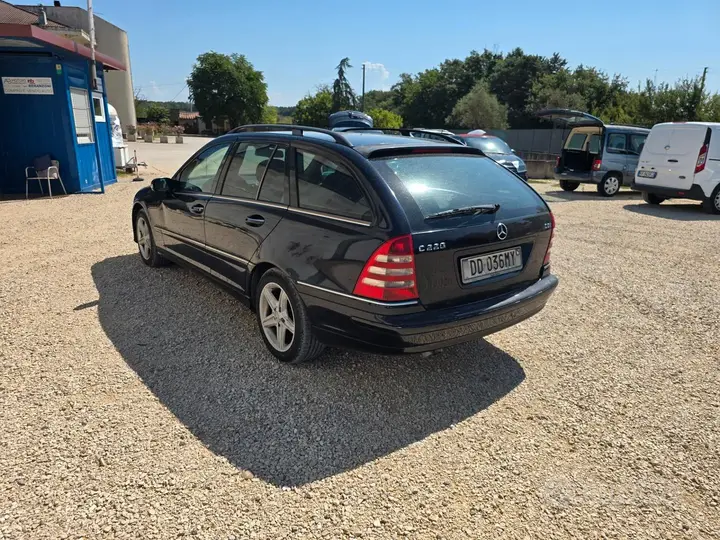 Mercedes-Benz C 2006 photo 4