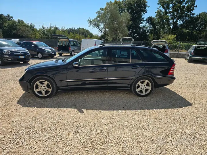 Mercedes-Benz C 2006 photo 3