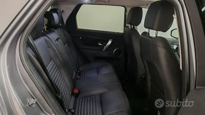 Land Rover Discovery Sport 2024 photo 5