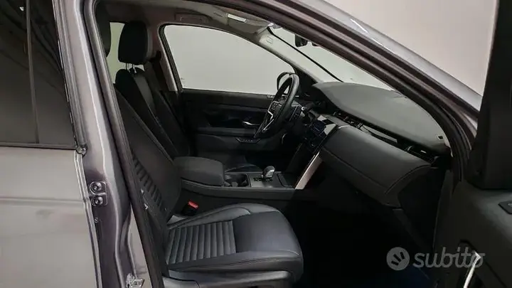 Land Rover Discovery Sport 2024 photo 3