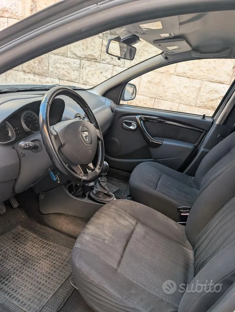 Dacia Duster 2011 photo 4