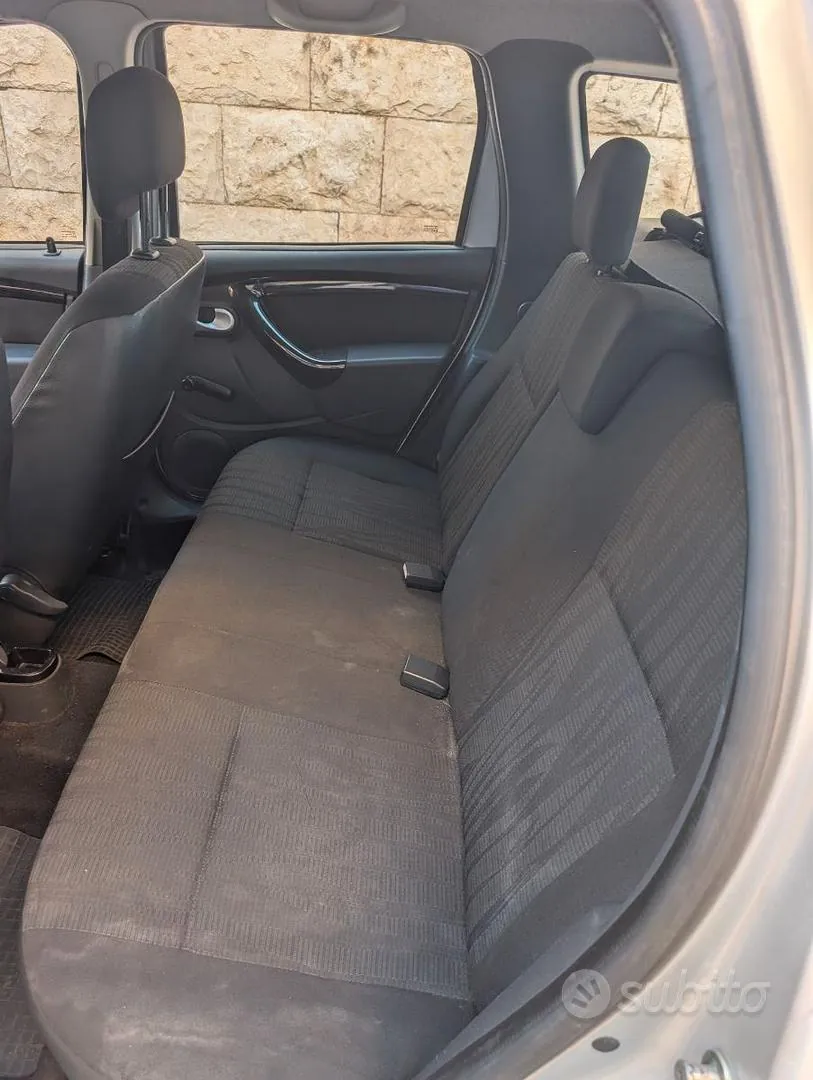 Dacia Duster 2011 photo 5