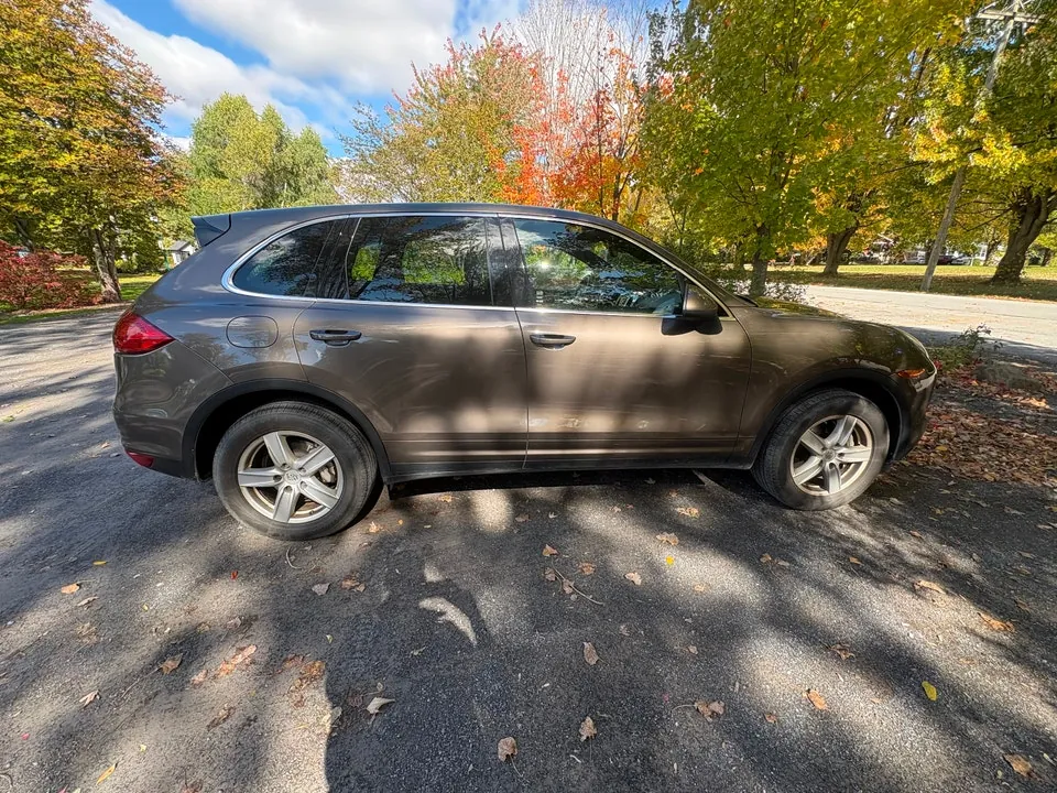 Porsche Cayenne 2011 photo 5