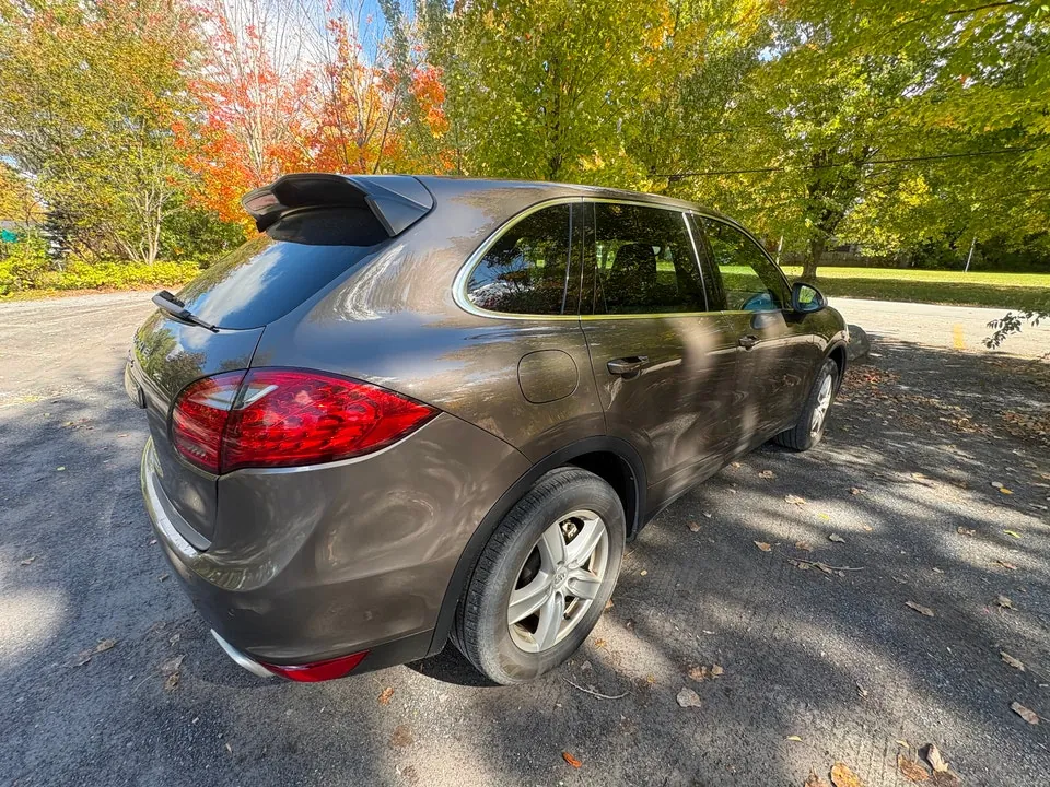 Porsche Cayenne 2011 photo 4