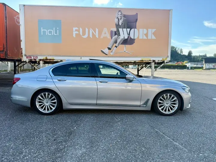 BMW 7 Series 2015 photo 3