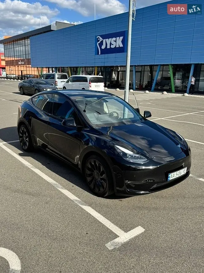 Tesla Model Y 2022 photo 2