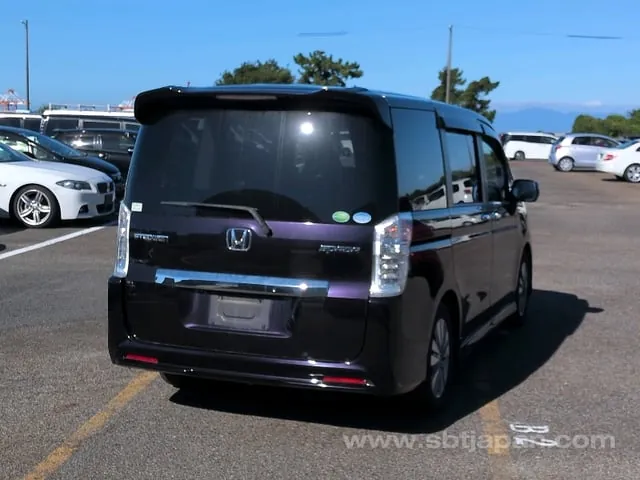 Honda Stepwagen Spada Z 2013 photo 4