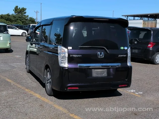 Honda Stepwagen Spada Z 2013 photo 3