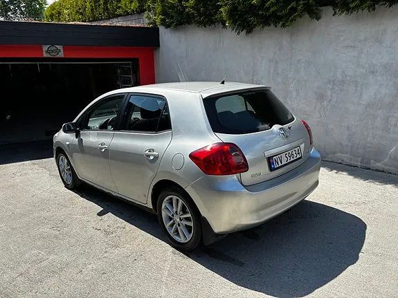 Toyota Auris 2008 photo 3