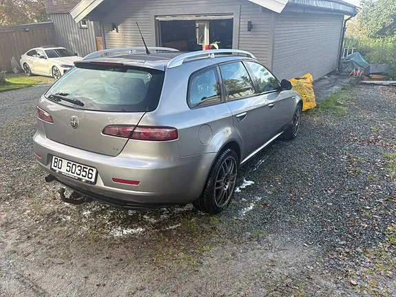 Alfa Romeo 159 2006 photo 4